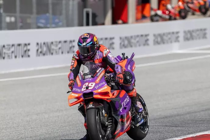Motomondiale, Gp Aragon: vince Marquez, suo fratello si scontra con Bagnaia