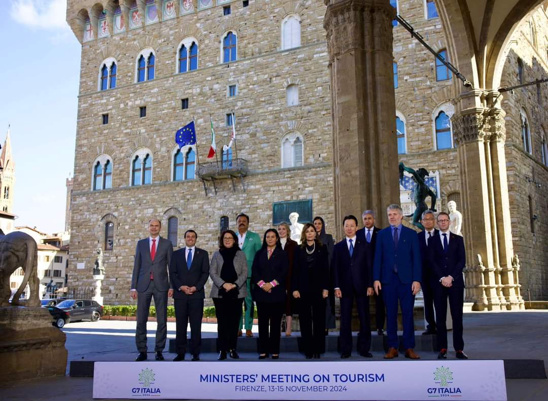 Overtourism: 10mila crocieristi domenica hanno invaso Firenze. Flash mob contro il “mordi e fuggi”