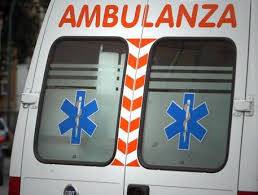 Firenze: bus perde il controllo e sfonda vetrina di un negozio in piazza Duomo. Ferite 2 bambine