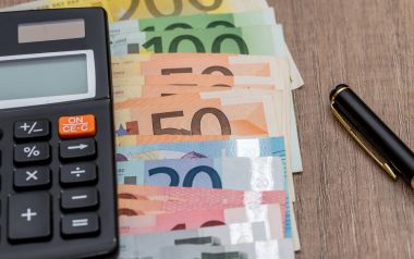 Irpef: tre aliquote ma con tetti alle detrazioni per figli a carico. Manovra: cosa può cambiare