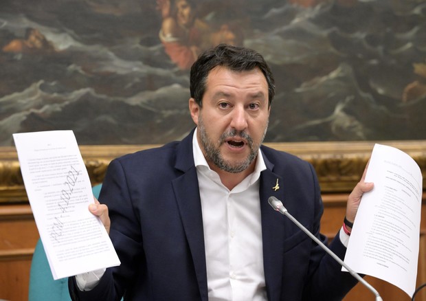 Salvini: “Un mio ritorno al Viminale? Ne parlerò con Giorgia”. Ma Fazzolari lo frena: “Non c’è questa esigenza”