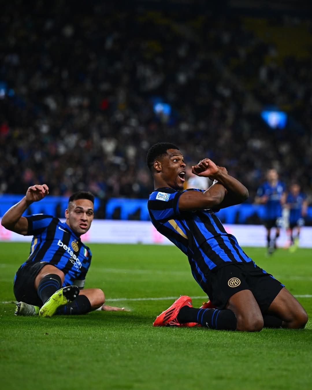 Supercoppa: Inter in finale. Atalanta battuta (2-0) dalla doppietta di Dumfries. Var dubbio su gol Ederson. Pagelle