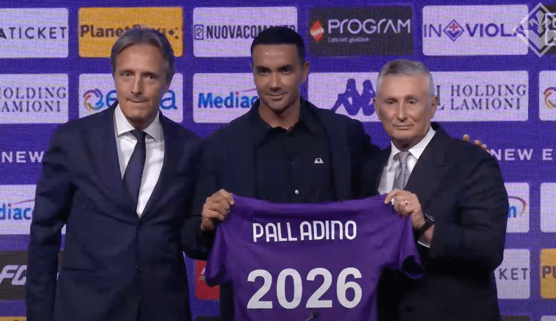 Fiorentina, Ferrari: “Nessun contatto con altri allenatori. Palladino non è in discussione”. E annuncia arrivi dal mercato