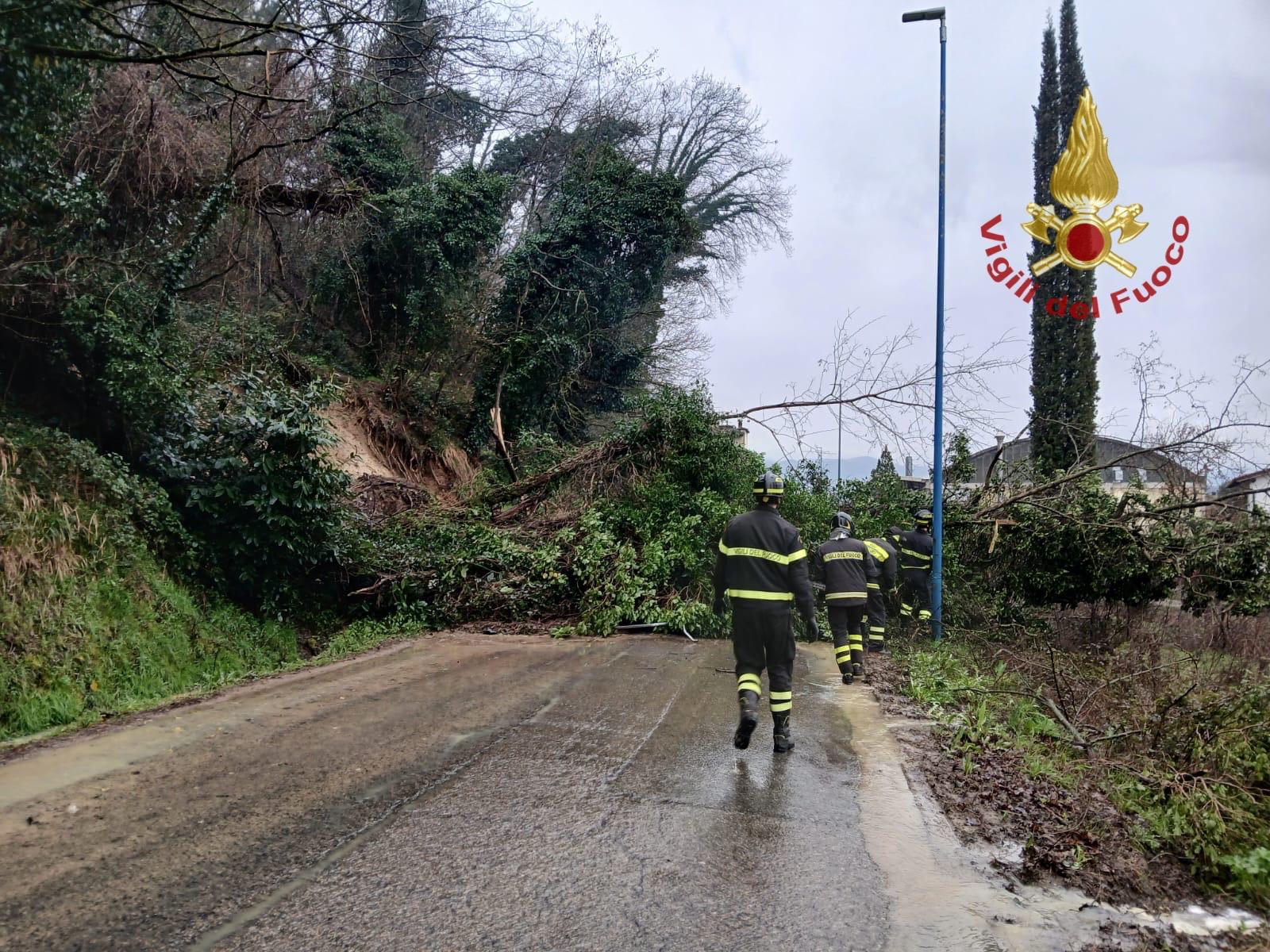 Levane: frana blocca la provinciale 11. Intervento dei vigili del fu