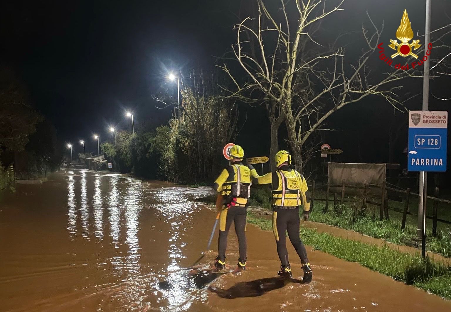 Maltempo in Maremma: salvati una donna alla Parrina e un disabile ad Albinia. Frana a Monte Argentario