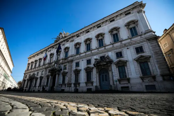 Pensioni, taglio maxi assegni: la Consulta dà ragione al governo. Respinte le istanze delle Corti dei Conti di Toscana e Campania