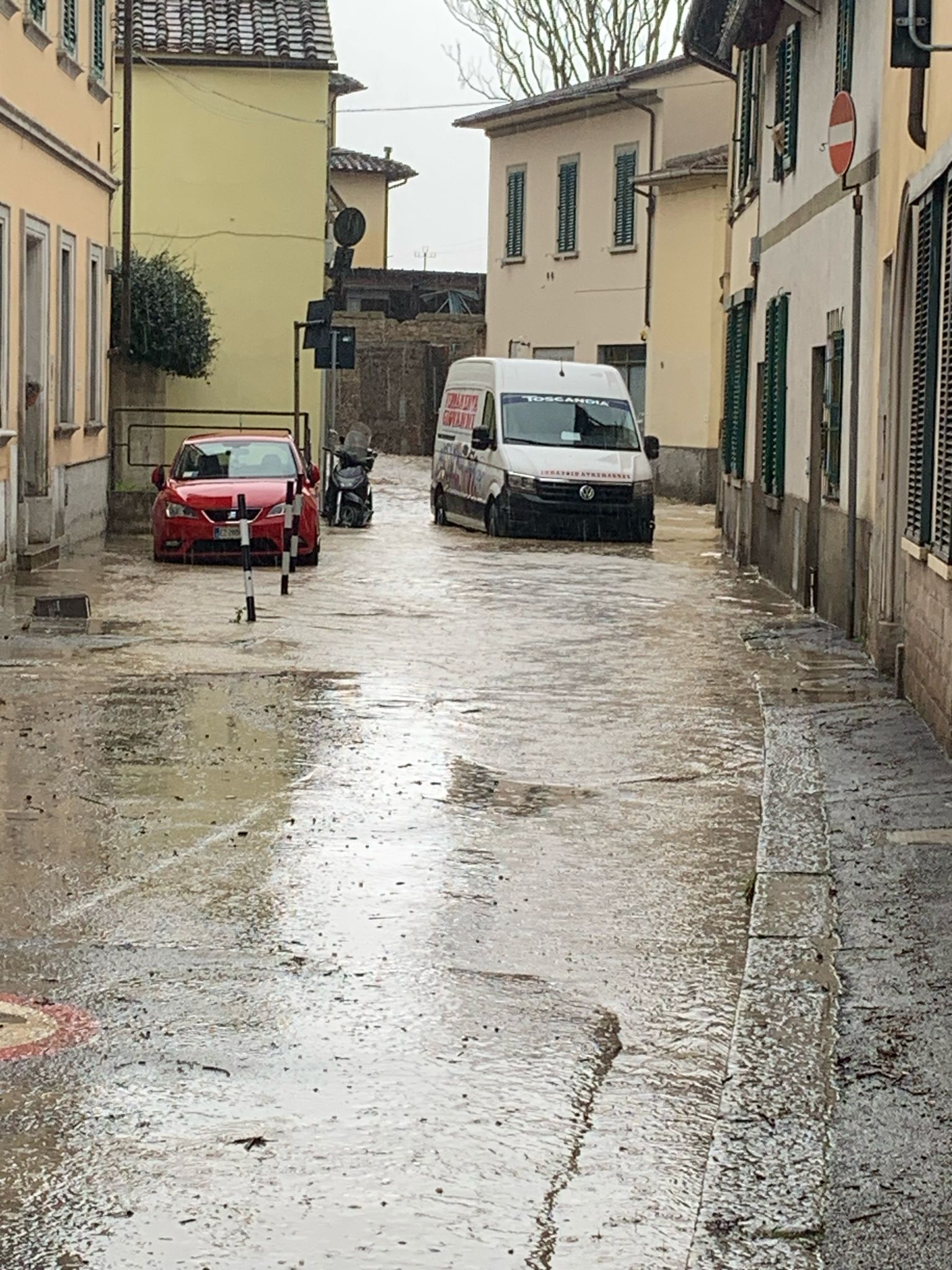Maltempo: mille tonnellate di rifiuti smaltiti in 25 comuni della Toscana. Interventi nel Mugello, Rufina, Sesto Fiorentino