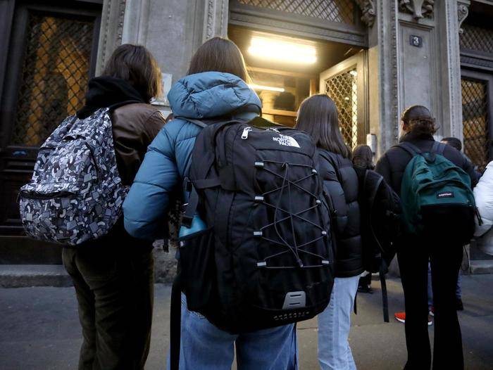 Maltempo in Toscana: scuole chiuse sabato 22 per allerta arancione