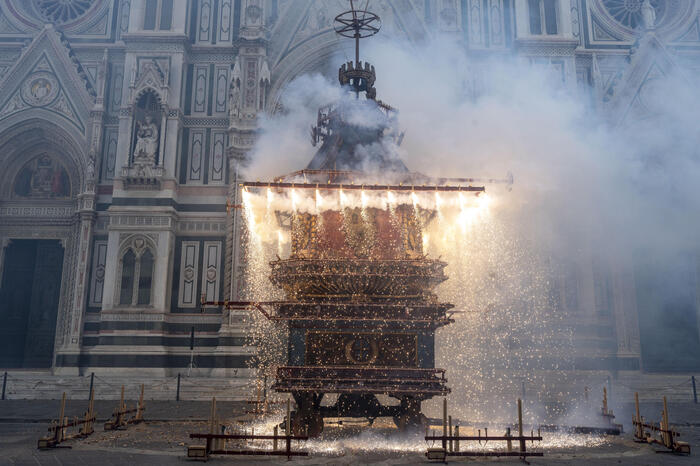 Firenze: lo Scoppio del Carro nel patrimonio Unesco. L’impegno del sottosegretario Mazzi