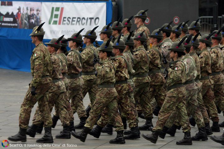 Esercito italiano: il piano di Crosetto per 40mila soldati in più