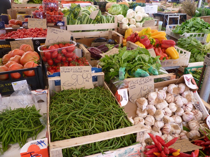 Firenze: nuovo mercato rionale in piazza Pier Vettori. Otto banchi mercoledì, giovedì e venerdì
