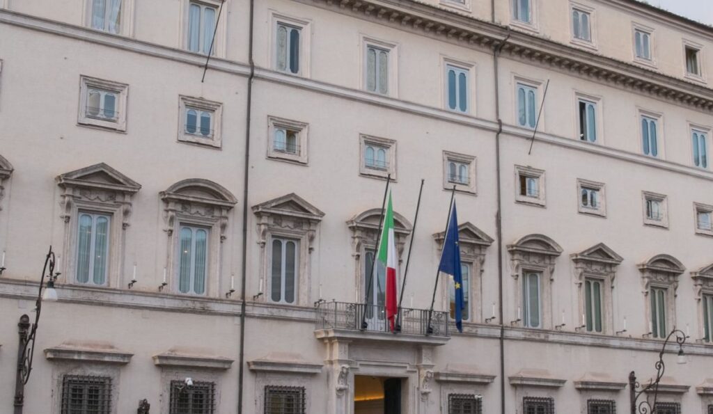 Cdm proclama 5 giorni di lutto nazionale per la morte del Papa