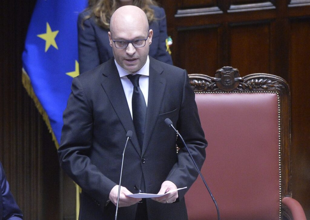 Fontana “La scomparsa del Papa lascia un vuoto profondo”