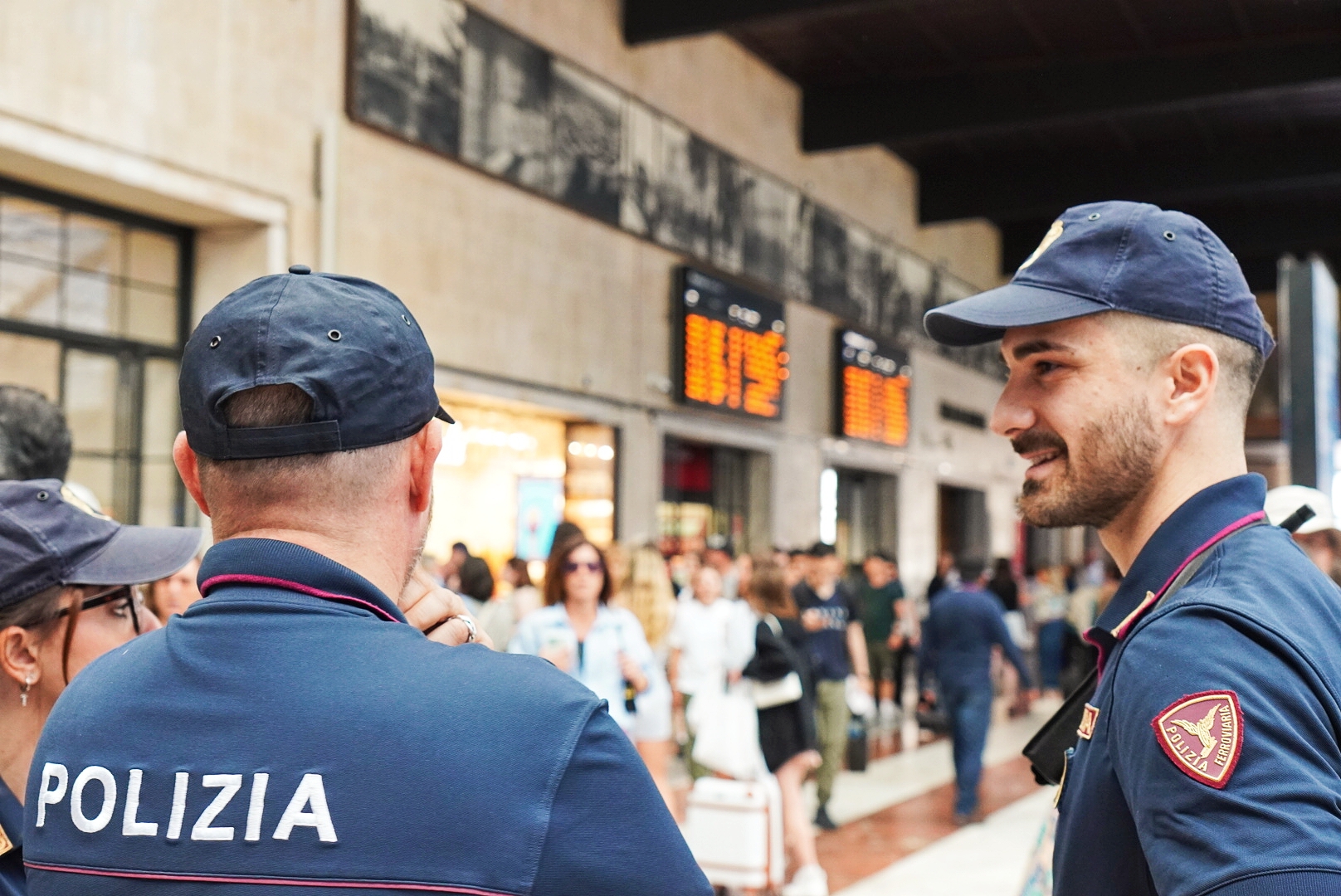 Firenze: ragazze fermate dalla Polfer con cacciaviti, soldi, orologi. Una era evasa dai domiciliari