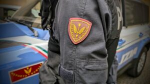 Pisa: donne punte con la siringa. Arrestato con l’accusa di violenza sessuale