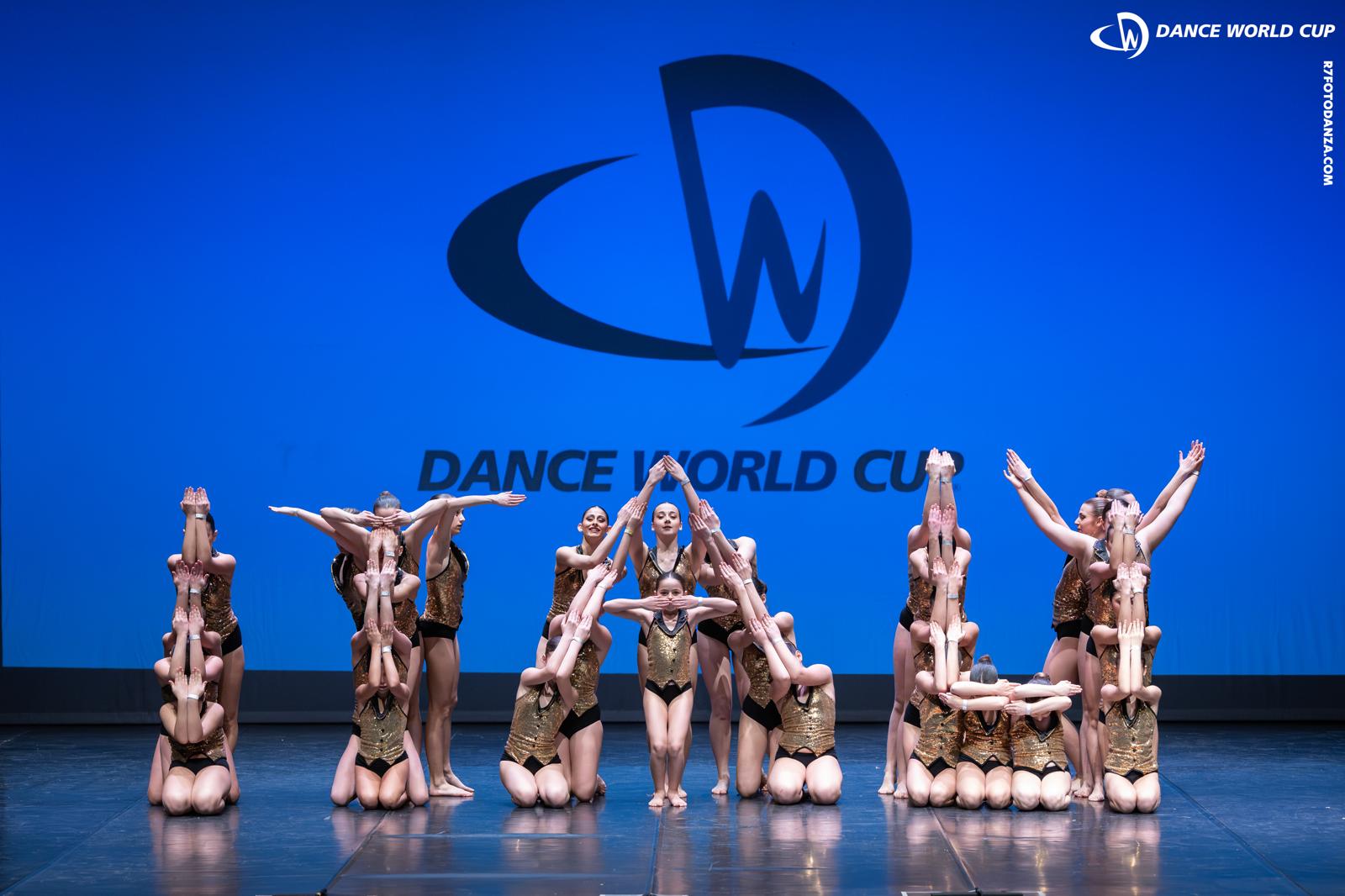Vivere danzando: Il Trionfo della Scuola di Danza alle Finali del Dance World Cup 2025