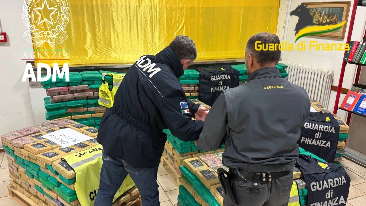 Livorno, droga: scoperte 2 tonnellate di cocaina in un container al porto