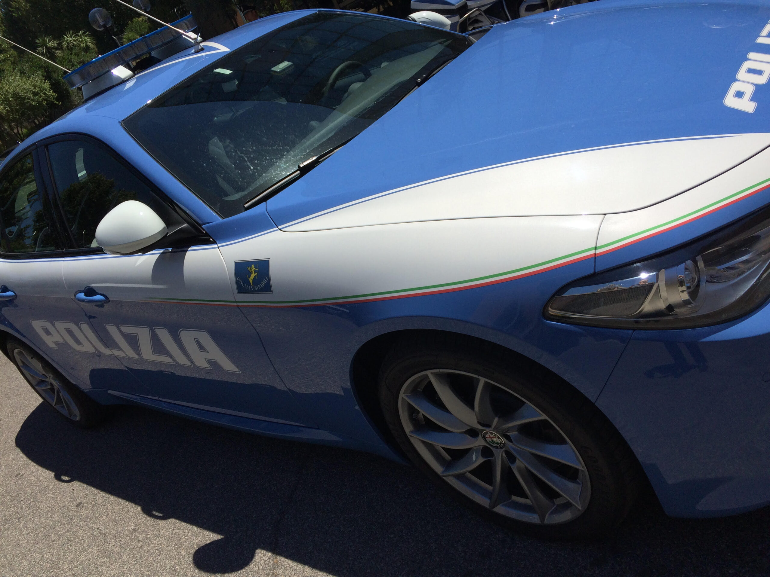 Firenze, sicurezza: nascondeva nello zaino cellulari, profumi e sigarette. 35enne denunciato alla stazione
