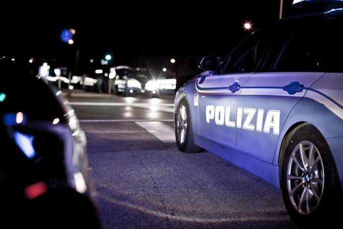 Prato: tenta la rapina, poi le spara. Cinese in fin di vita al Santo Stefano. Polizia sulle tracce dell’aggressore