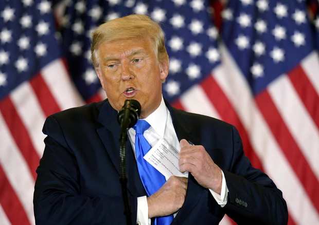 Dazi: Musk ha chiesto a Trump di revocarli. Ma il Presidente tira dritto. E Pechino contrattacca
