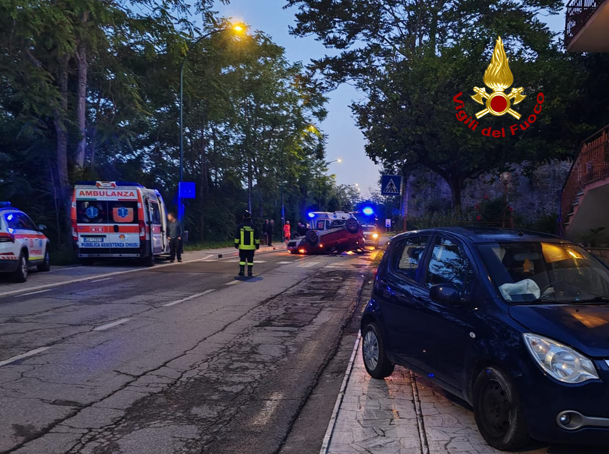 Montepulciano, incidente: 5 feriti (anche 3 bambini) nello scontro fra auto