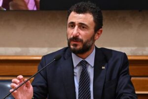 Espulso dal gruppo Fdi il deputato Pozzolo. La sua replica: “Bullismo politico”