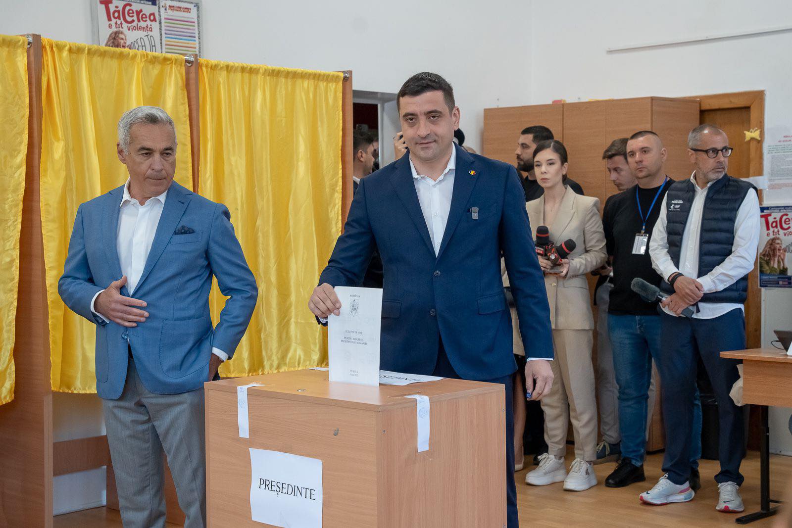 Elezioni in Romania: exit poll indicano come vincitore George Simion, leader ultranazionalista
