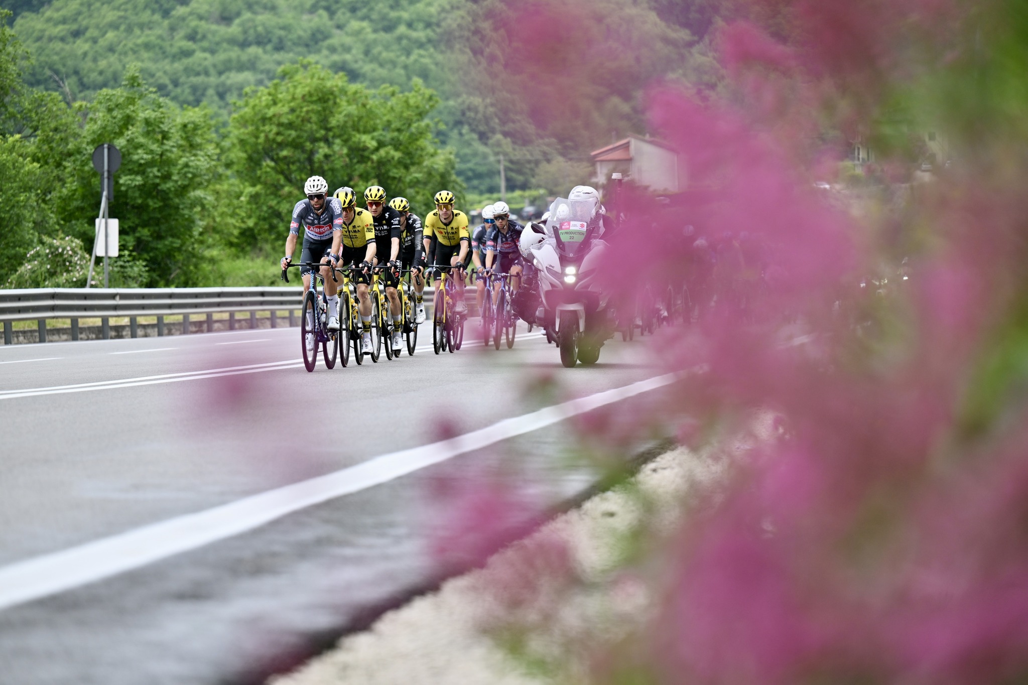 Giro d’Italia 2025: Siena si prepara ad accogliere la carovana rosa. Tutte le modifiche per viabilità e parcheggi