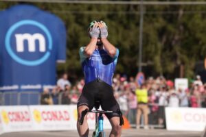 Giro d’Italia 2025: Prodhomme vince la Biella-Champoluc, Del Toro resiste in rosa