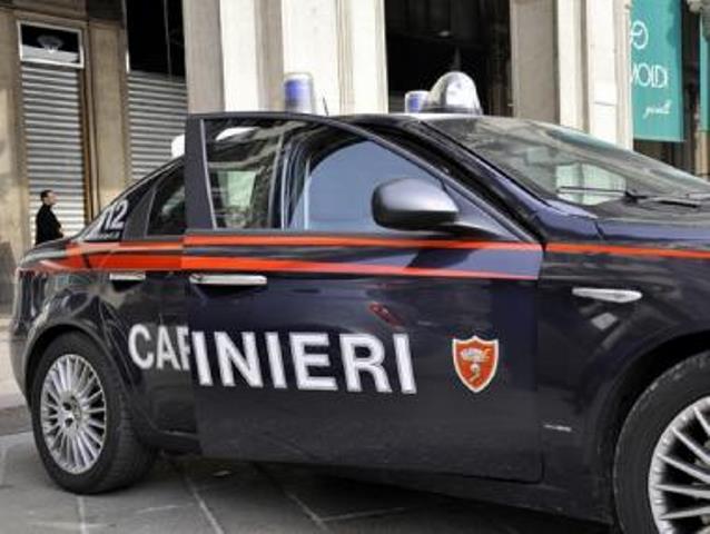 Firenze: tenta di rubare zaino ad una turista in piazza del Mercato Centrale. Arrestato 66enne