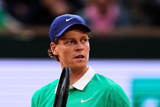 Roland Garros: Sinner liquida Gasquet in tre set. Poi rende omaggio alla carriera del francese che si ritira
