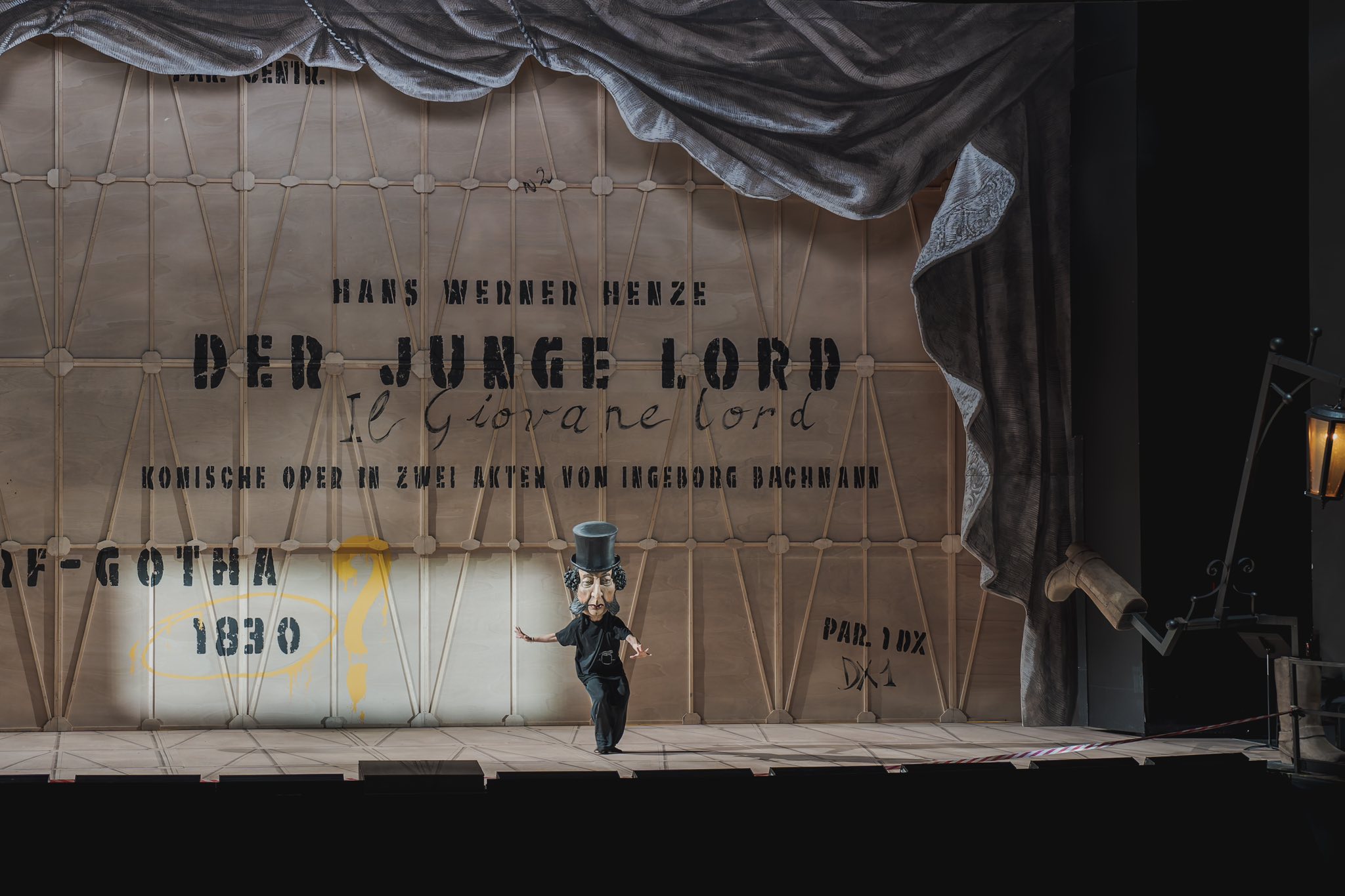 Firenze, Maggio Musicale: debutta l’opera buffa «Der Junge Lord» di Henze