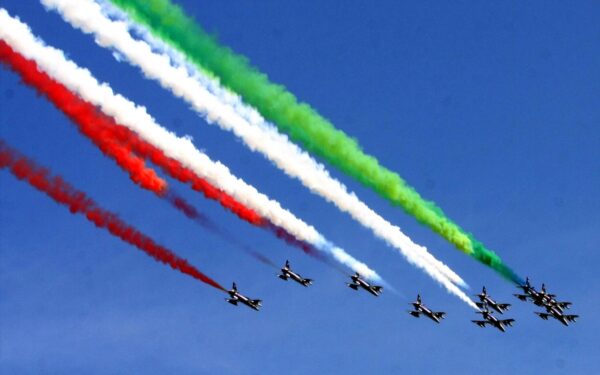 Frecce tricolori: incidente nel cielo di Pantelleria. Pilota ferito alle ginocchia nell’impatto con il terreno