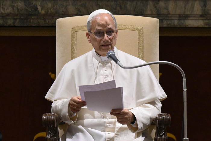 Leone XIV: “Basta produrre armi”. Parolin: “Santa Sede pronta per un faccia a faccia Papa-Vance”