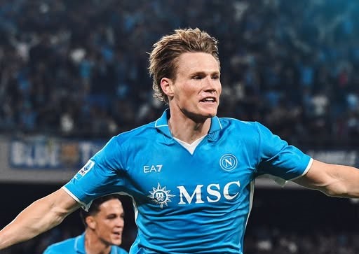 Napoli è scudetto: la città esplode. Inter vince ma non basta