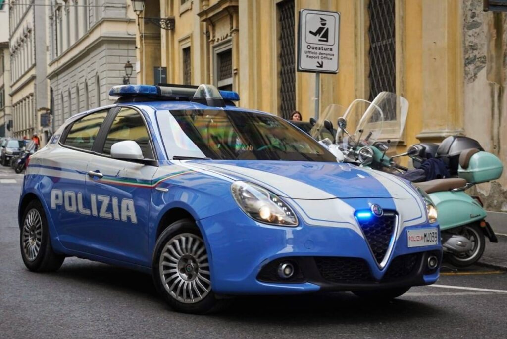 Firenze: divieto di avvicinamento all’ex non rispettato, si apposta sotto casa