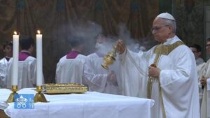 Leone XIV: prima messa nella cappella Sistina. Cardinale Zuppi: “Io Papa? Prima lo scudetto al Bologna”