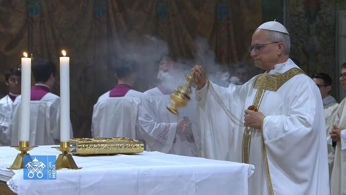 Leone XIV: prima messa nella cappella Sistina. Cardinale Zuppi: “Io Papa? Prima lo scudetto al Bologna”