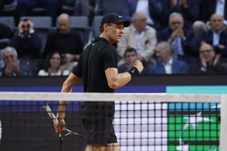 Sinner in semifinale contro Paul. Match quasi perfetto con Ruud, battuto in due set: 6-0, 6-1