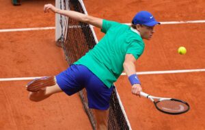 Roland Garros: Sinner travolge Lehecka, ko in tre set. Ora gli ottavi con Rublev