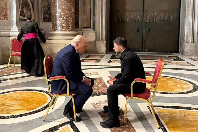 Ucraina, Trump andrà a Istanbul: “Ci saranno Putin e Zelensky”. Mosca boccia l’ultimatum: “Non si parla così alla Russia