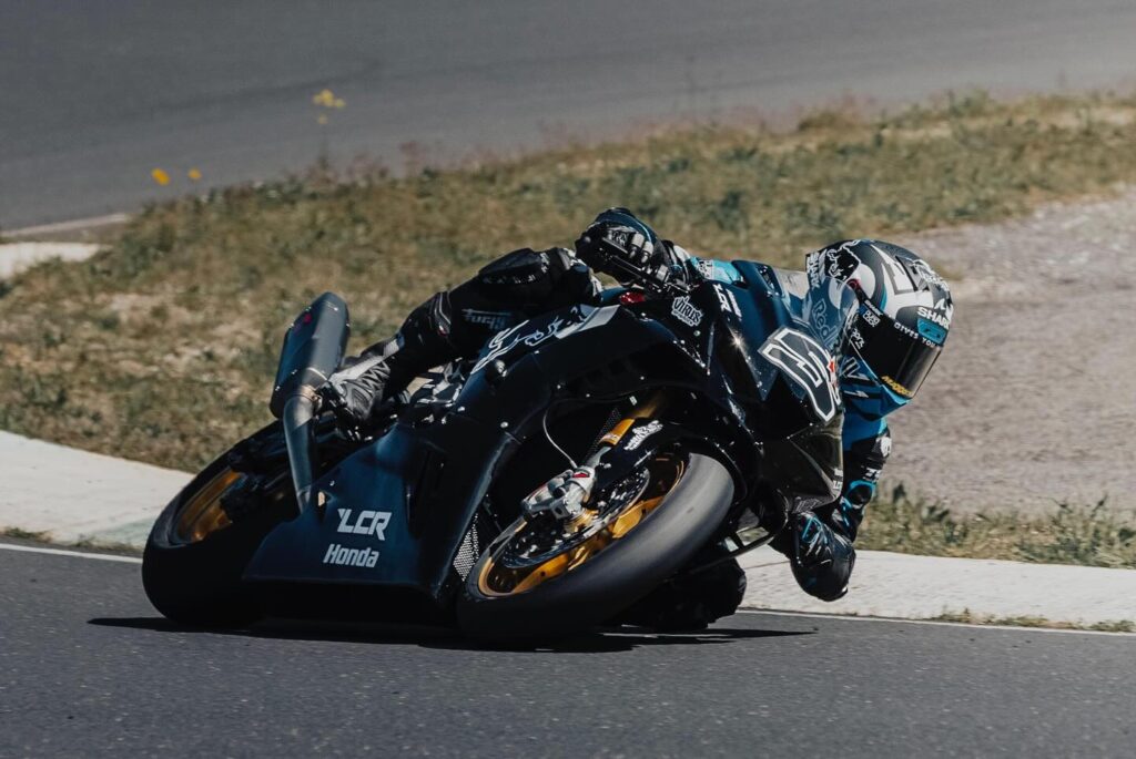 Moto, Gp Francia: vittoria a sorpresa di Zarco davanti a Marc Marquez. Cade ancora Bagnaia