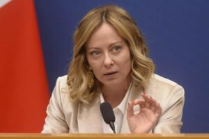 Iran, Meloni riunisce ministri e sente Netanyahu, Trump, Merz e von der Leyen