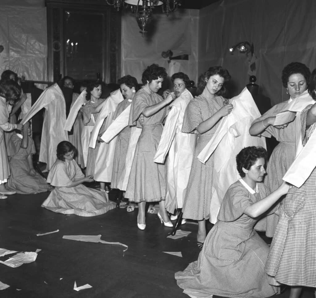 Firenze: Moda in Luce 1925-1955. Alle origini del Made in Italy. La straordinaria mostra in Palazzo Pitti (Foto)