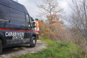 Prato, omicidi escort: orrore dagli scavi, trovati una vertebra, capelli e slip. Si temono altre vittime di Vasile Frumuzache