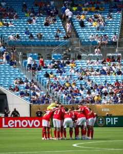 Mondiale per club: Palmeiras-Chelsea primo quarto di finale. Inglesi battono il Benfica: supplementari e polemiche