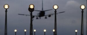 Guasto radar, Pisa: notte in aeroporto per decine di passeggeri. Ripartito anche Firenze