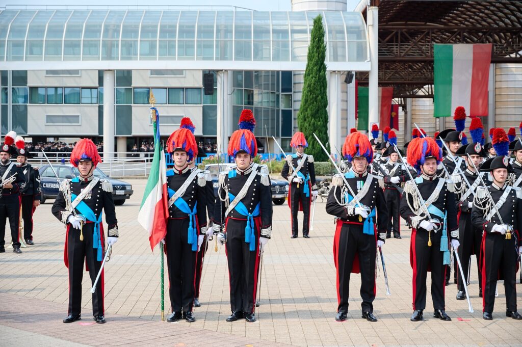 Carabinieri, Scuola Marescialli: 211° anniversario della fondazione dell’Arma. Consegnate le ricompense al merito