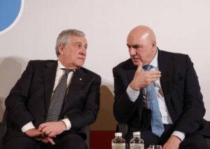 Usa: migranti irregolari a Guantanamo. Tajani: “Nessun italiano rischia di andarci”