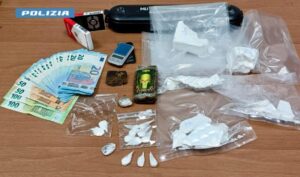 Firenze, controlli antidroga: spacciava droga in appartamento a Campo di Marte. arrestato 38enne